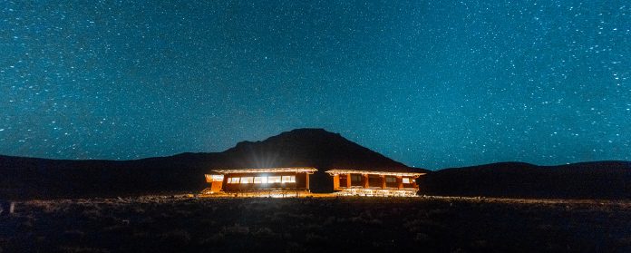 Ramaditas Lodge at night